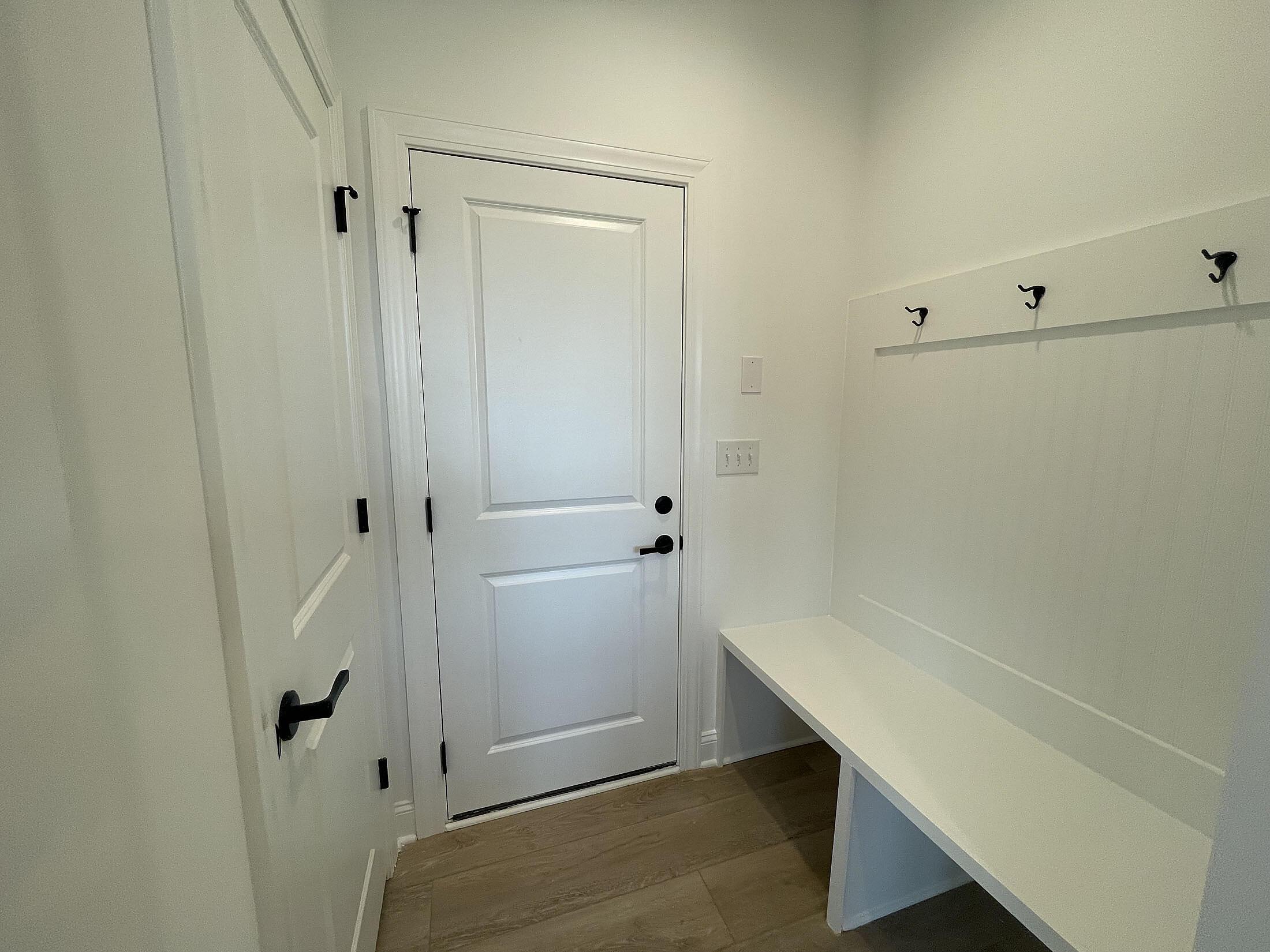 car-071825-sun0132_mudroom