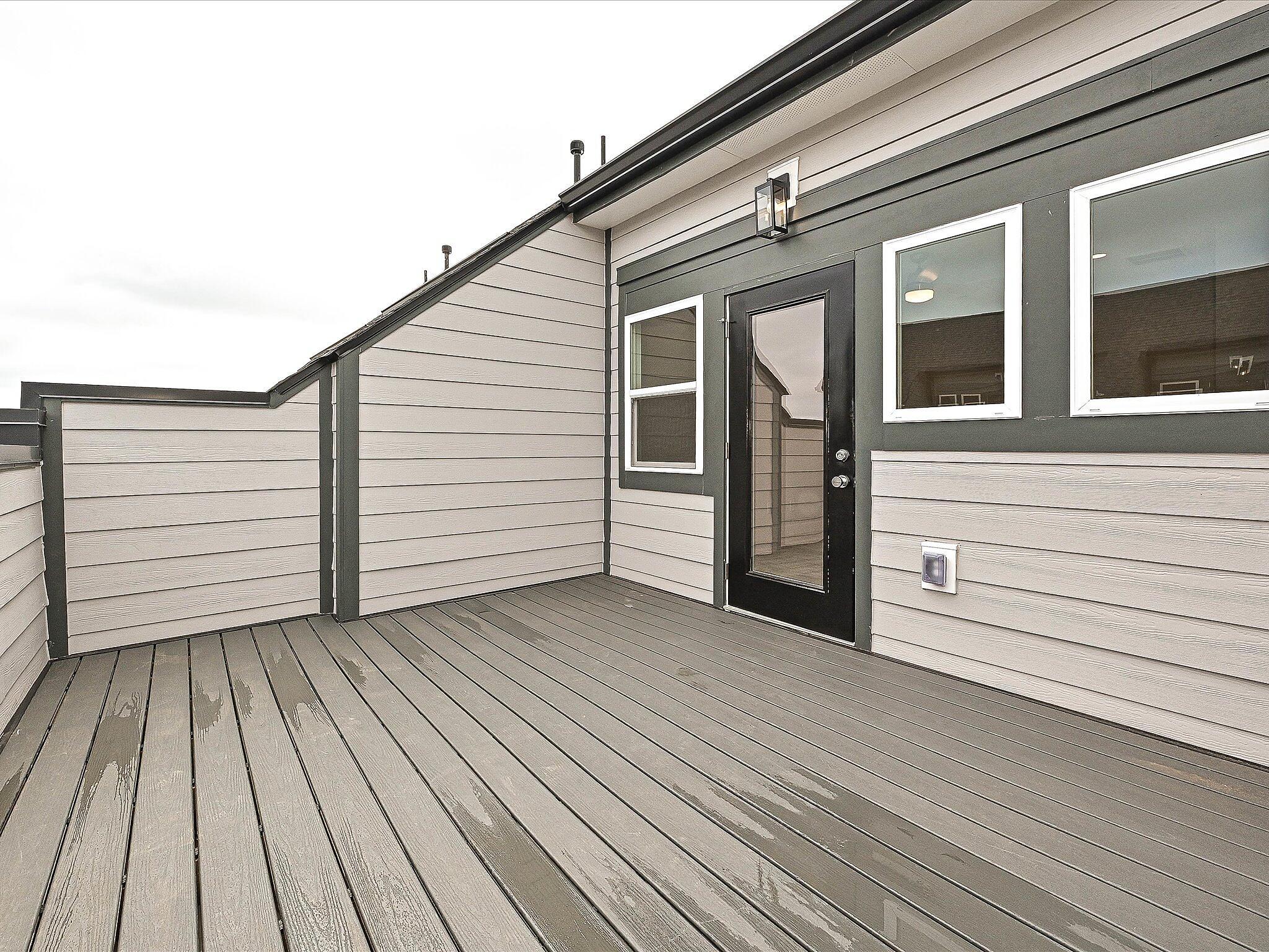 car-eqx0208-080125-30-rooftop-terrace